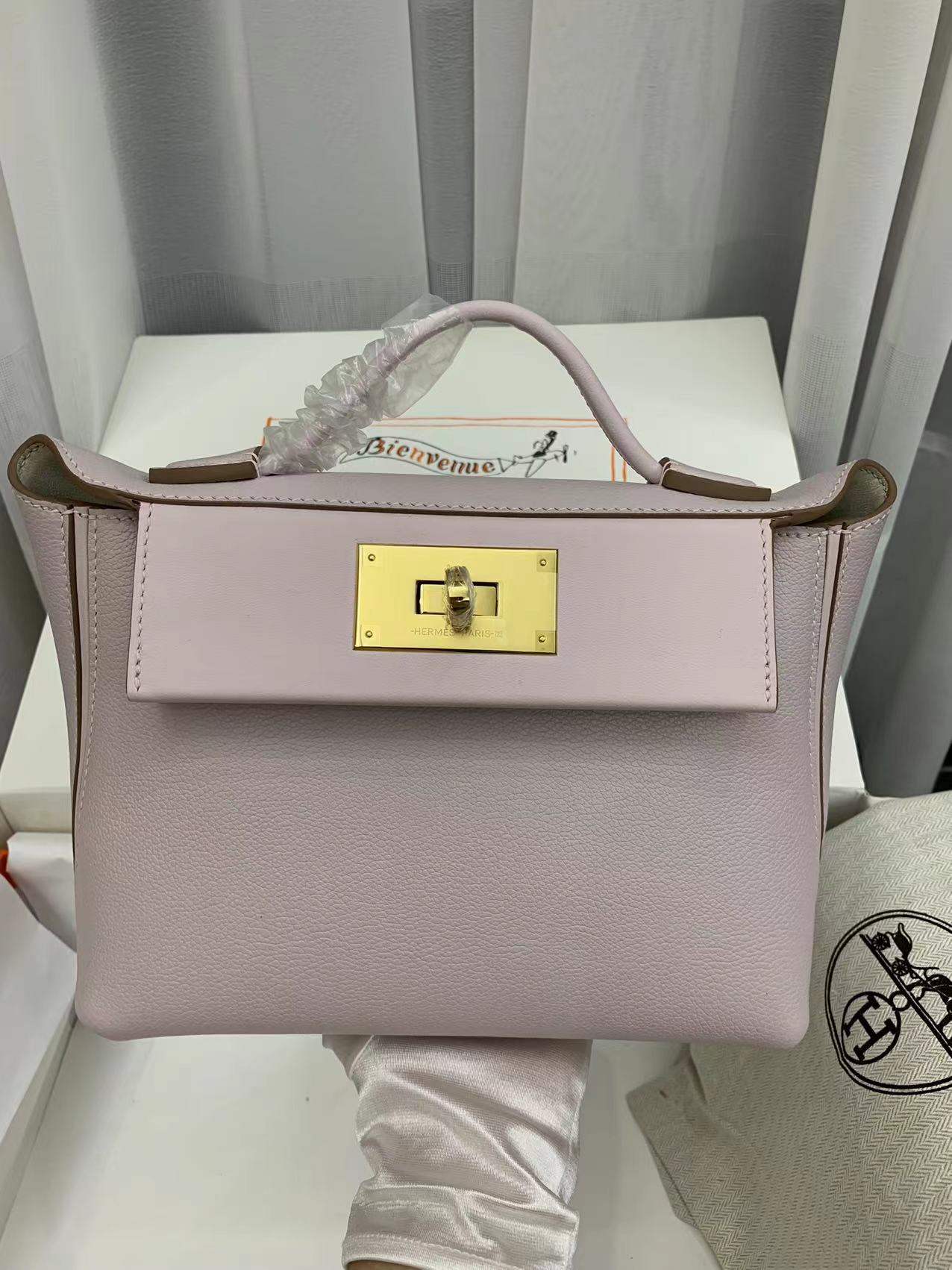 Hermes Kelly Mini 2424 21cm Handbag in Crocus Clemence Leather 